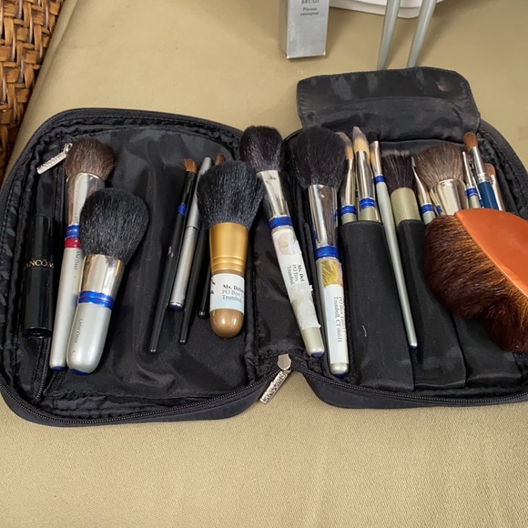 New Lancôme #4 Blending Brush Silver handle - Picture 3 of 3